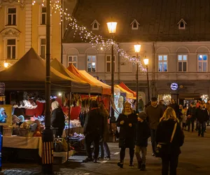 Boże Narodzenie w Bielsku-Białej: mniej iluminacji i ozdób. Na Rynku i Placu Wolności stanie jarmark świąteczny