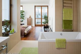Sypialnia z łazienką w jednym pomieszczeniu: czy to funkcjonalne rozwiązanie? ZDJĘCIA