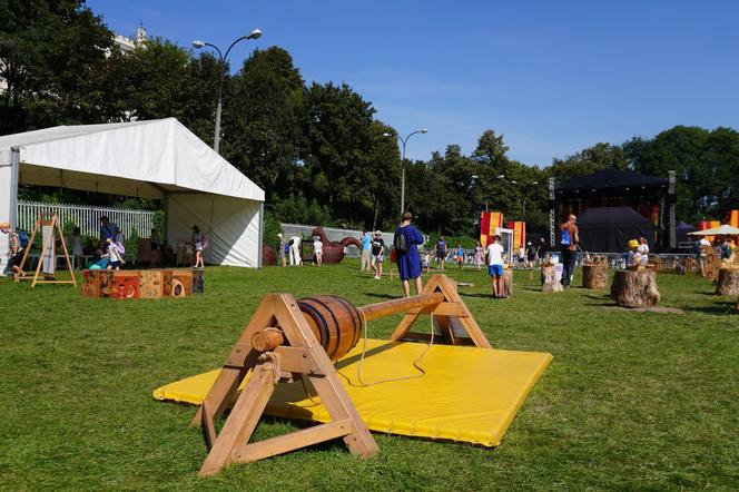 Ostatni dzień festiwalu Re:tradycja - Jarmark Jagielloński 2024. Odwiedziliśmy Błonia pod zamkiem i stoiska wystawców