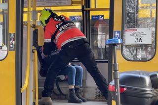 Zderzenie tramwajów na rondzie Starzyńskiego są ranni. Nie było karetek
