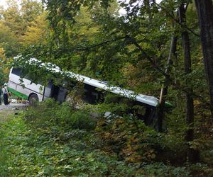 Wypadek w powiecie puckim. Autobusem jechali uczniowie