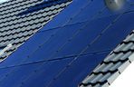Panele PV na dachu skośnym – jak montować instalację fotowoltaiczną?