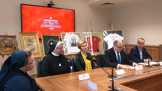 Przed nami X Marszałkowski Bal Dobroczynny. Przedmioty z podpisami Lewandowskiego, DeVito...
