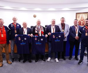 Siatkarze KPS-u z medalami na szyi, dziękowali kibicom za udany sezon