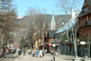 Tak turyści obchodzą nocną prohibicję w Zakopanem. Metoda nie jest tania, ale skuteczna