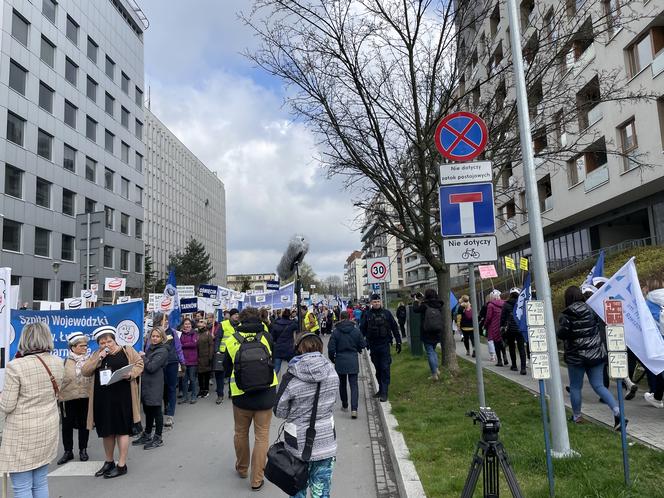 Protest pielęgniarek w Krakowie 12.04.