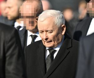 Pogrzeb Barbary Skrzypek. Prezydent Andrzej Duda, Jarosław Kaczyński i inni politycy PiS w kondukcie żałobnym w Gorlicach [ZDJĘCIA]