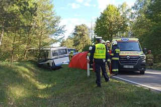 Autobus szkolny zderzył się z busem! Kierowca zabrany do szpitala. Wypadek na Podlasiu