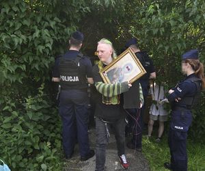 Policja na Osiedlu Przyjaźń w Warszawie 