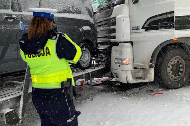 Duże utrudnienia na A2! Zderzyły się CZTERY ciężarówki