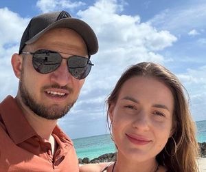 Nowa dziewczyna Rafała Gajdy to prawdziwa piękność! Rolnik zabrał ją na Bahamy