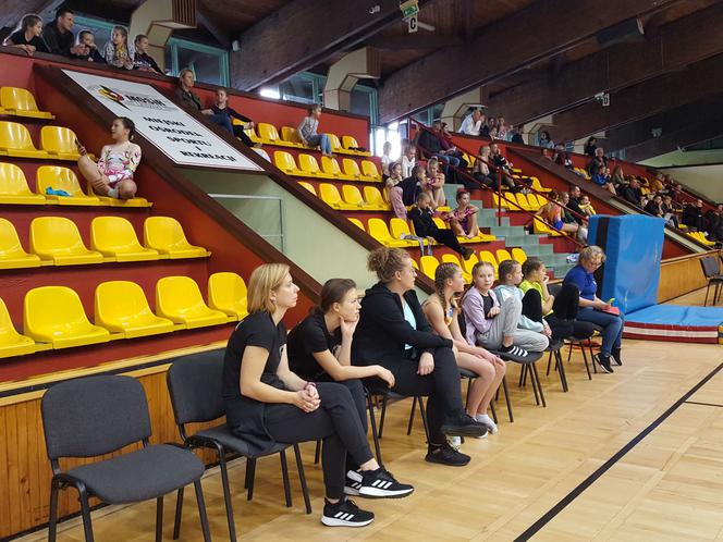Piramidy, salta i machówki w Trapezie