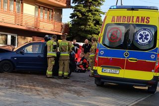 Rąbnął w ogrodzenie zabił pasażerkę