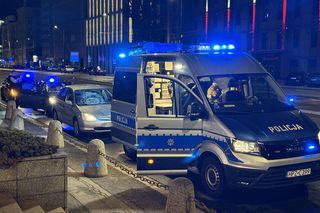 Pijany zmiótł kobietę na pasach i uciekł. Nocny dramat w sercu Warszawy