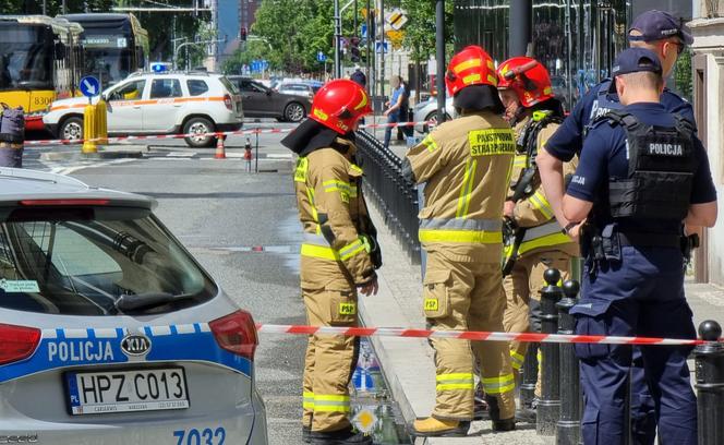 Bomba na Koszykowej! Odnaleziono kilka pocisków artyleryjnych i przeciwpancernych z czasów wojny