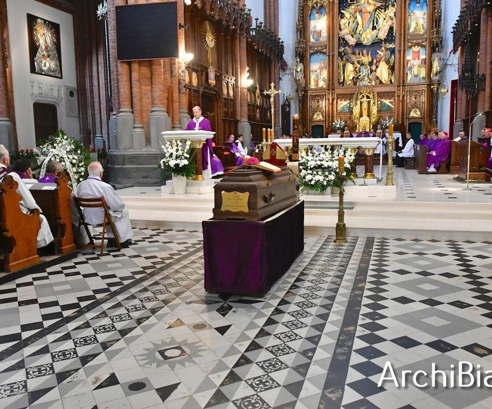 Białystok. Msza święta żałobna za śp. abp. Stanisława Szymeckiego