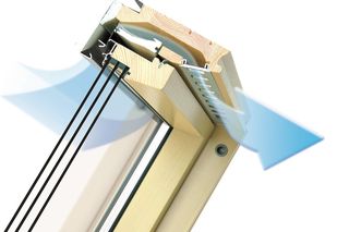 Okna dachowe a wentylacja grawitacyjna: jak wykorzystać naturalny ruch powietrza do efektywnej wentylacji poddasza?