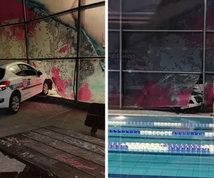 Kraków. 28-latka zdemolowała Peugeotem ścianę i prawie wjechała do... basenu