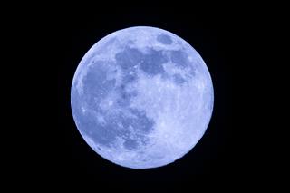 Kiedy jest pełnia Księżyca w grudniu 2022? Zimny Księżyc pojawi się na niebie. Lepiej sprawdź, co to oznacza