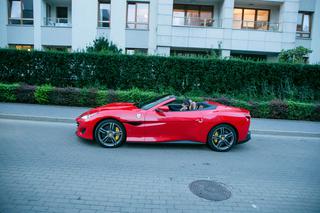 Patryk Vega w Ferrari Portofino wartym milion złotych