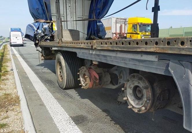 Jechał bez kół i hamulców