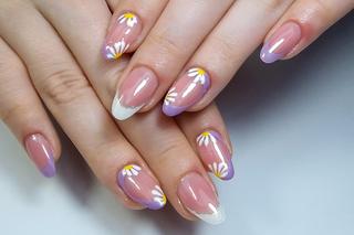 Paznokcie idealne na Pierwszą Komunię. Moc inspiracji