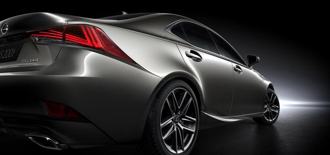 Lexus IS 200t lifting 2017