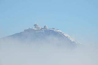 Zagrożenie lawinowe w Karkonoszach. Szlak przez Kocioł pod Śnieżką zamknięty