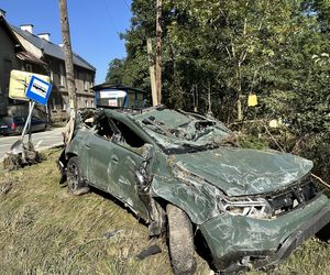 Stronie Śląskie strażacy szukają ludzi w samochodach i budynkach