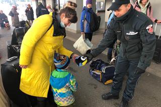 Podkarpacka KAS pomaga uchodźcom z Ukrainy. Służbowo i poza służbą [ZDJĘCIA]
