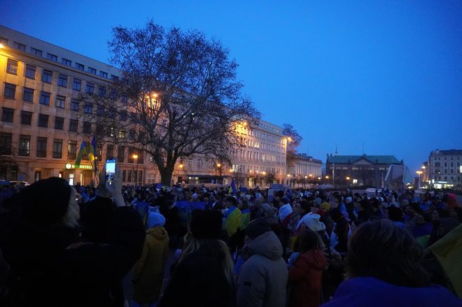 Manifestacja w trzecią rocznicę wybuchu wojny w Ukrainie