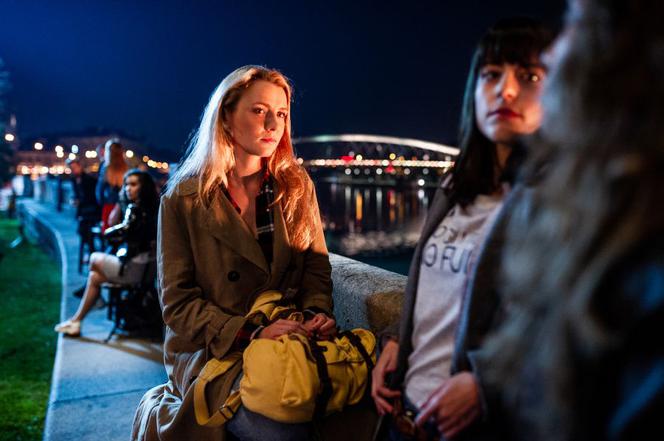Zakochani po uszy, odc. 1. Asia (Katarzyna Grabowska), Wiki (Zuzanna Lit), Natalia (Marianna Linde)