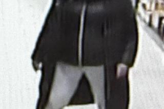 W Knurowie ukradli whisky za ponad 1 tys. zł, szuka ich policja. Rozpoznajesz ich? 