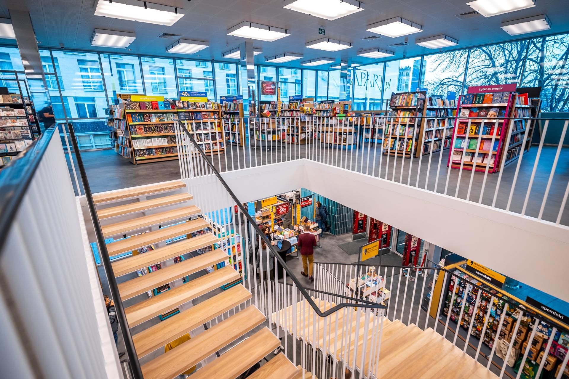 Wnętrza odnowionej "Cepelii" w Warszawie