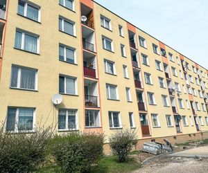 Emerytowany żołnierz wypchnął żonę z balkonu. Sąd nie miał litości!