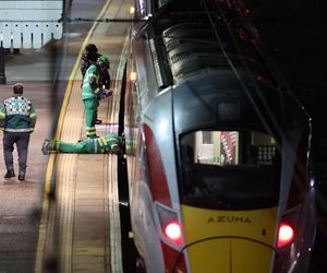 Rzeź w pociągu w Wielkiej Brytanii! Dziewięć osób walczy o życie