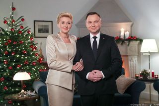 Świąteczne stylizacje Agaty Dudy 