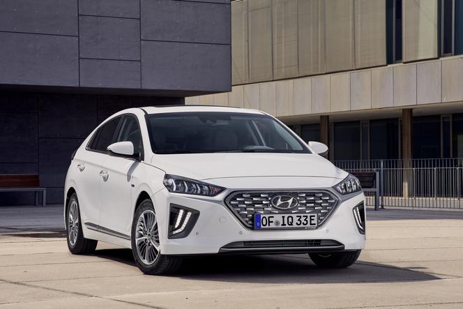 Hyundai IONIQ Plug-in lifting 2019