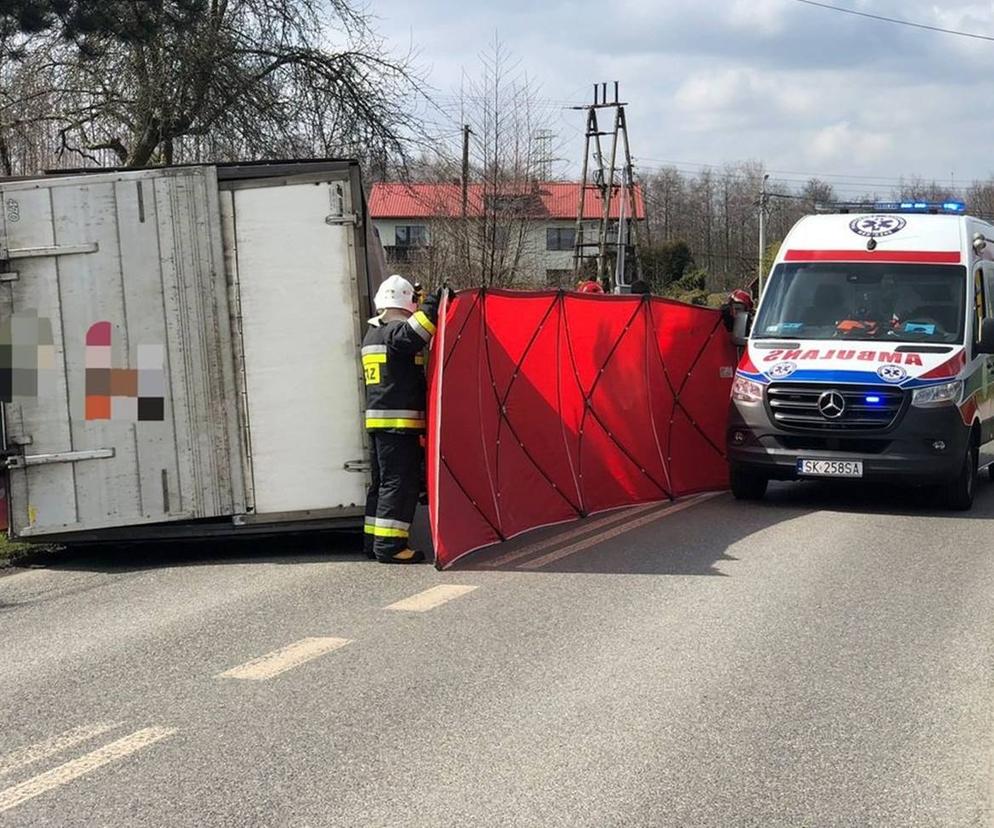 Wypadek samochodu dostawczego w Krzyżowicach