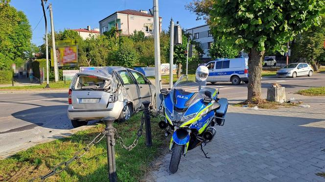 Wypadek na skrzyżowaniu w Kraśniku. 68-latek trafił do szpitala