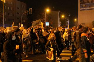 Kalisz: manifestacja na głównych ulicach miasta i pod kurią