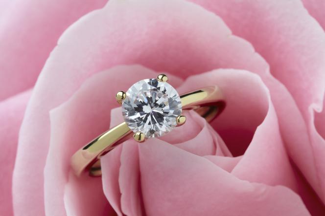 pierścionek zaręczynowy, diament 