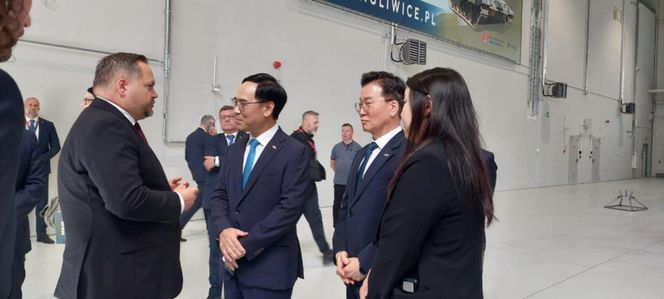 Minister Gołota i prezes Hyundai Rotem