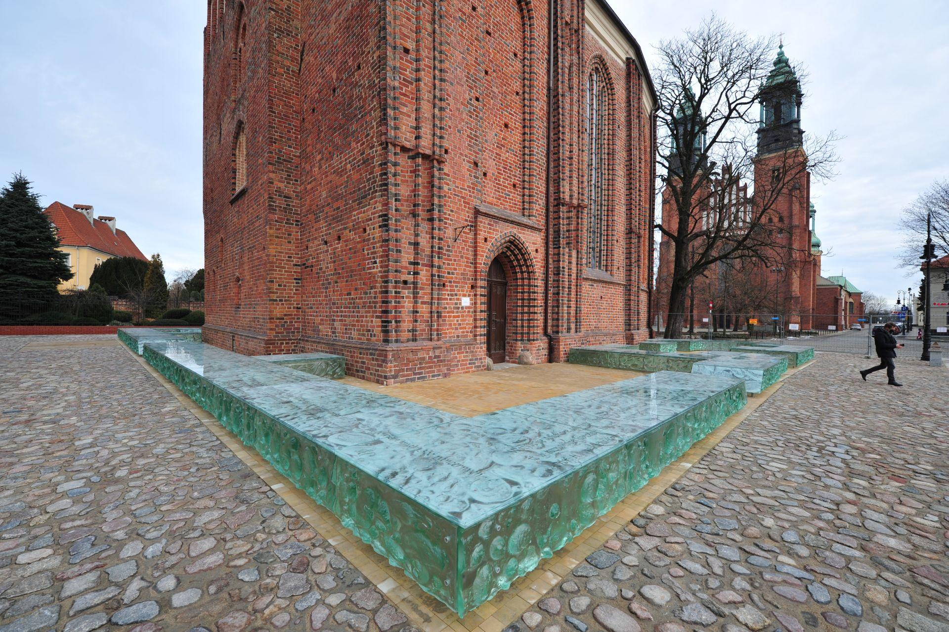 Ekspozycja reliktów palatium Mieszka I na Ostrowie Tumskim w Poznaniu