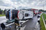 Tuszyn. Wypadek karetki. Uderzyła w nią 35-latka z dzieckiem [ZDJĘCIA]