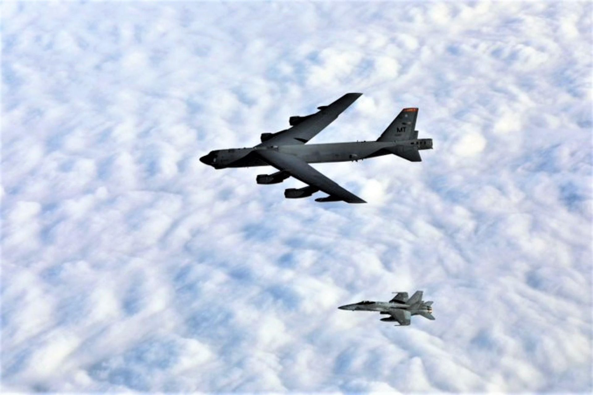 B-52 nad Finaldią