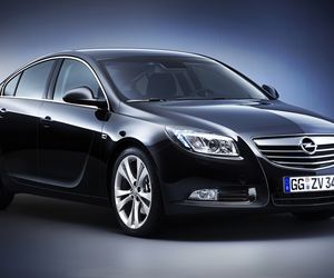 Opel Insignia hatchback, model 2011