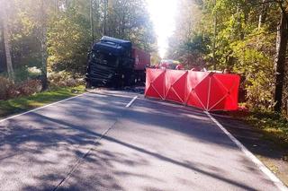 Wypadek w Katowicach. Kobieta zginęła w zderzeniu z TIRem