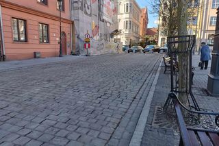 Na Rynek Główny znów wjedziemy autem. Znikają letnie kawiarenki 