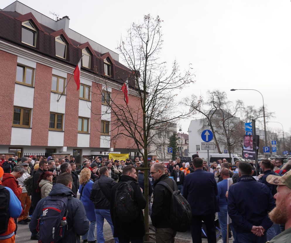 Protest rodziców i dziadków w Warszawie (7.03.2025)